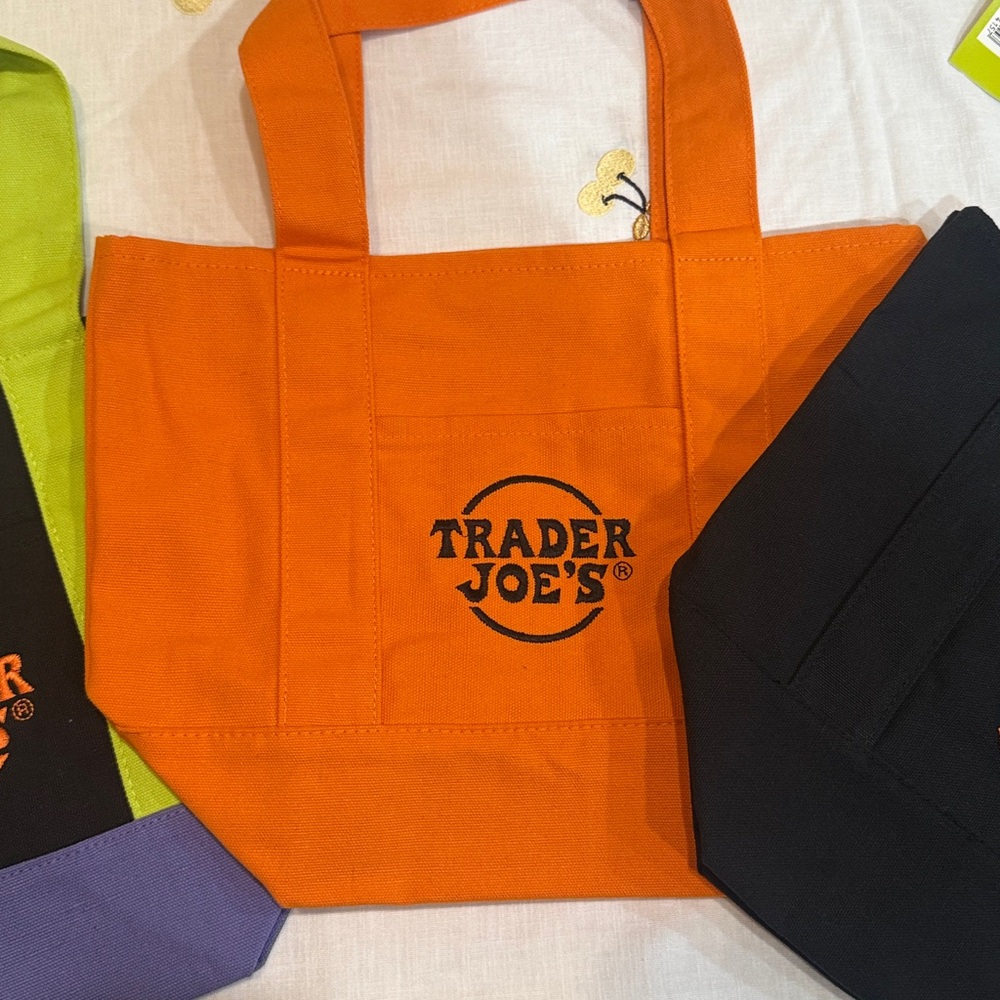 Trader Joe's Reusable Tote Bags Set - Picture 4 of 5
